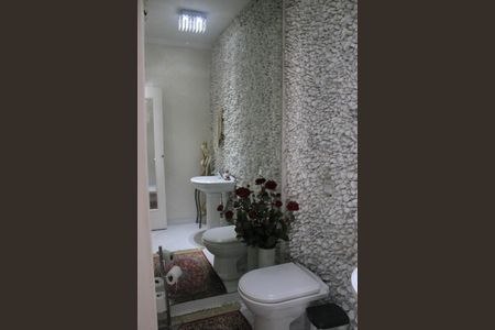 Casa à venda com 306m², 5 quartos e 3 vagasLavabo