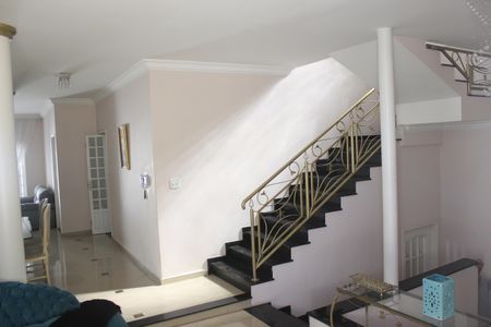 Casa à venda com 306m², 5 quartos e 3 vagasSala