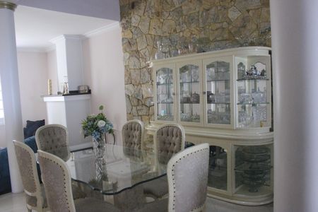 Casa à venda com 306m², 5 quartos e 3 vagasSala de jantar