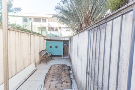 Apartamento à venda com 392m², 4 quartos e 5 vagas Apartamento à venda com 392m², 4 quartos e 5 vagasÁrea Privativa