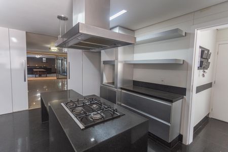 Apartamento à venda com 392m², 4 quartos e 5 vagas Apartamento à venda com 392m², 4 quartos e 5 vagasCozinha