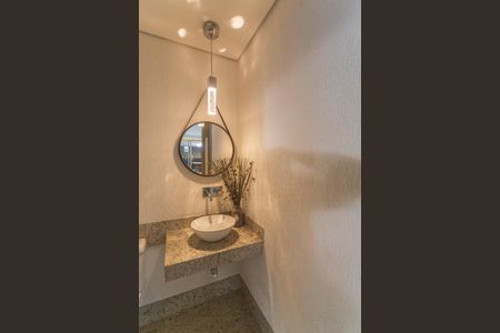 Apartamento à venda com 392m², 4 quartos e 5 vagas Apartamento à venda com 392m², 4 quartos e 5 vagasLavabo