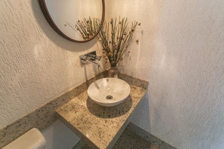 Apartamento à venda com 392m², 4 quartos e 5 vagas Apartamento à venda com 392m², 4 quartos e 5 vagasLavabo