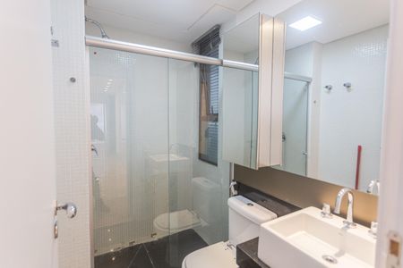 Apartamento à venda com 392m², 4 quartos e 5 vagas Apartamento à venda com 392m², 4 quartos e 5 vagasBanheiro da Suíte 4