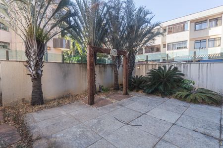 Apartamento à venda com 392m², 4 quartos e 5 vagas Apartamento à venda com 392m², 4 quartos e 5 vagasÁrea Privativa