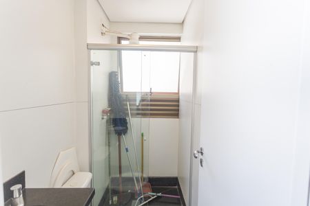 Apartamento à venda com 392m², 4 quartos e 5 vagas Apartamento à venda com 392m², 4 quartos e 5 vagasBanheiro de serviço
