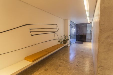 Apartamento à venda com 392m², 4 quartos e 5 vagas Apartamento à venda com 392m², 4 quartos e 5 vagasHall de entrada