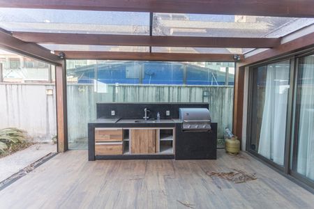 Apartamento à venda com 392m², 4 quartos e 5 vagas Apartamento à venda com 392m², 4 quartos e 5 vagasÁrea Privativa