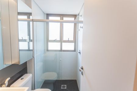 Apartamento à venda com 392m², 4 quartos e 5 vagas Apartamento à venda com 392m², 4 quartos e 5 vagasBanheiro da Suíte 3