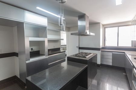 Apartamento à venda com 392m², 4 quartos e 5 vagas Apartamento à venda com 392m², 4 quartos e 5 vagasCozinha