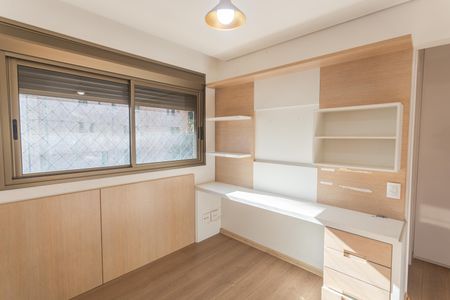 Apartamento à venda com 392m², 4 quartos e 5 vagas Apartamento à venda com 392m², 4 quartos e 5 vagasSuíte 2