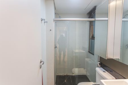 Apartamento à venda com 392m², 4 quartos e 5 vagas Apartamento à venda com 392m², 4 quartos e 5 vagasBanheiro da Suíte 4