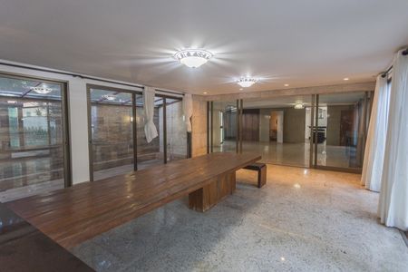 Apartamento à venda com 392m², 4 quartos e 5 vagas Apartamento à venda com 392m², 4 quartos e 5 vagasEspaço Gourmet