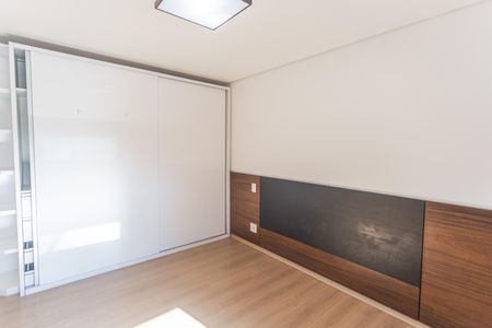 Apartamento à venda com 392m², 4 quartos e 5 vagas Apartamento à venda com 392m², 4 quartos e 5 vagasSuíte 1