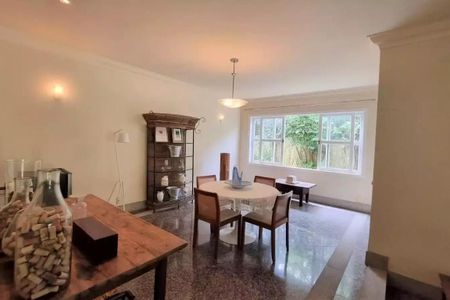 Casa à venda com 600m², 4 quartos e 3 vagas
