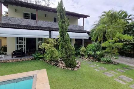 Casa à venda com 600m², 4 quartos e 3 vagas