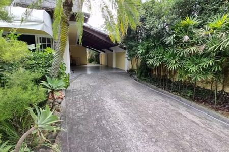 Casa à venda com 600m², 4 quartos e 3 vagas