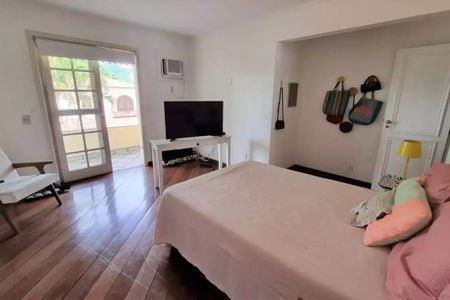 Casa à venda com 600m², 4 quartos e 3 vagas