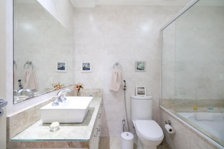 Apartamento à venda com 140m², 3 quartos e 1 vaga Apartamento à venda com 140m², 3 quartos e 1 vagaBanheiro - Piso Superior