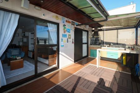 Apartamento à venda com 140m², 3 quartos e 1 vaga Apartamento à venda com 140m², 3 quartos e 1 vagaCobertura - Área Gourmet