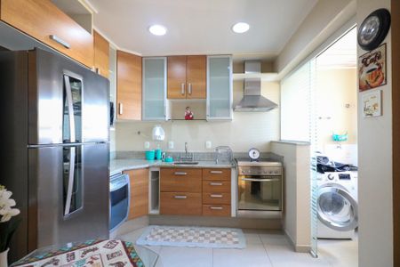 Apartamento à venda com 140m², 3 quartos e 1 vaga Apartamento à venda com 140m², 3 quartos e 1 vagaCozinha