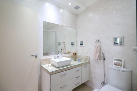 Apartamento à venda com 140m², 3 quartos e 1 vaga Apartamento à venda com 140m², 3 quartos e 1 vagaBanheiro - Piso Superior