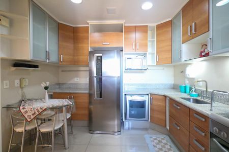 Apartamento à venda com 140m², 3 quartos e 1 vaga Apartamento à venda com 140m², 3 quartos e 1 vagaCozinha
