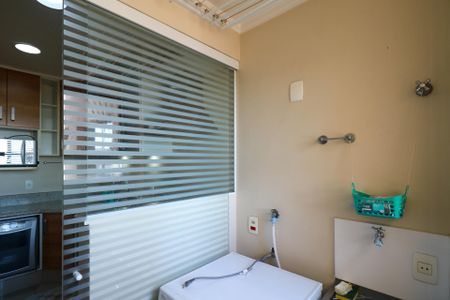 Apartamento à venda com 140m², 3 quartos e 1 vaga Apartamento à venda com 140m², 3 quartos e 1 vagaÁrea de Serviço