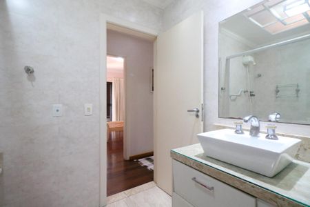 Apartamento à venda com 140m², 3 quartos e 1 vaga Apartamento à venda com 140m², 3 quartos e 1 vagaBanheiro - Piso Superior