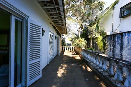 Casa à venda com 400m², 3 quartos e 4 vagas Casa à venda com 400m², 3 quartos e 4 vagassuíte varanda