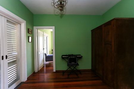 Casa à venda com 400m², 3 quartos e 4 vagas Casa à venda com 400m², 3 quartos e 4 vagas Suíte