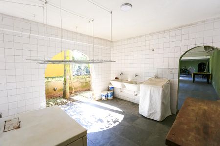 Casa à venda com 400m², 3 quartos e 4 vagas Casa à venda com 400m², 3 quartos e 4 vagasÁrea de Serviço