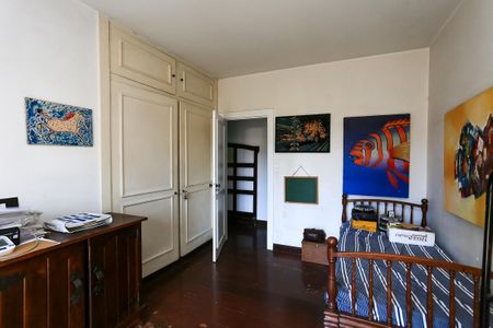 Casa à venda com 400m², 3 quartos e 4 vagas Casa à venda com 400m², 3 quartos e 4 vagas Quarto 2