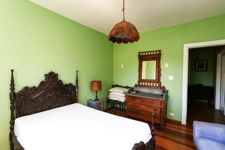Casa à venda com 400m², 3 quartos e 4 vagas Casa à venda com 400m², 3 quartos e 4 vagas Suíte