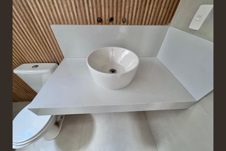 Apartamento à venda com 475m², 5 quartos e 2 vagas Apartamento à venda com 475m², 5 quartos e 2 vagasBanheiro da Suíte 2