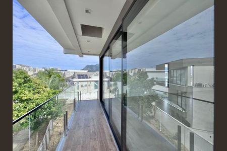 Apartamento à venda com 475m², 5 quartos e 2 vagas Apartamento à venda com 475m², 5 quartos e 2 vagasVaranda