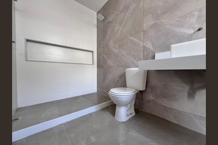 Apartamento à venda com 475m², 5 quartos e 2 vagas Apartamento à venda com 475m², 5 quartos e 2 vagasBanheiro da Suíte 5