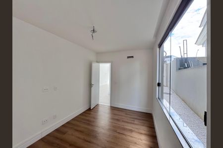 Apartamento à venda com 475m², 5 quartos e 2 vagas Apartamento à venda com 475m², 5 quartos e 2 vagasSuíte 2