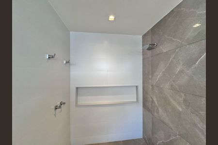 Apartamento à venda com 475m², 5 quartos e 2 vagas Apartamento à venda com 475m², 5 quartos e 2 vagasBanheiro da Suíte 5