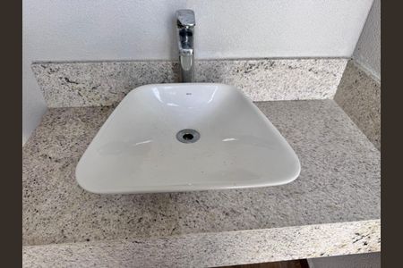 Apartamento à venda com 475m², 5 quartos e 2 vagas Apartamento à venda com 475m², 5 quartos e 2 vagasÁrea externa - Lavabo