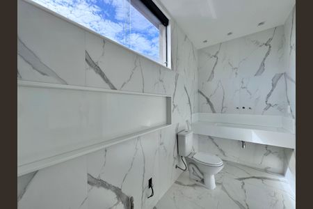 Apartamento à venda com 475m², 5 quartos e 2 vagas Apartamento à venda com 475m², 5 quartos e 2 vagasBanheiro da Suíte 1