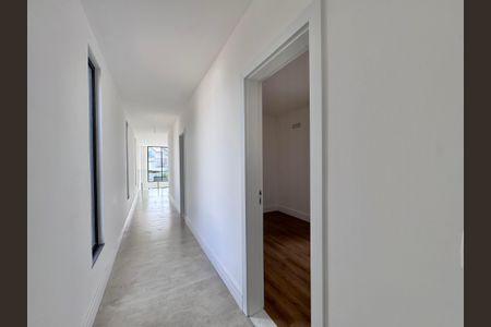Apartamento à venda com 475m², 5 quartos e 2 vagas Apartamento à venda com 475m², 5 quartos e 2 vagasCorredor
