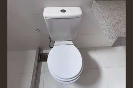 Apartamento à venda com 475m², 5 quartos e 2 vagas Apartamento à venda com 475m², 5 quartos e 2 vagasBanheiro de Serviço