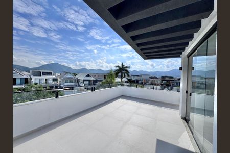 Casa de condomínio à venda com 420m², 4 quartos e 4 vagasTerraço