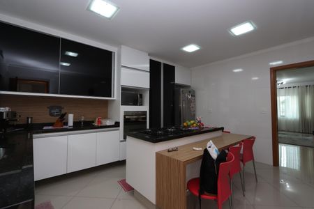 Casa à venda com 140m², 2 quartos e 8 vagasCozinha