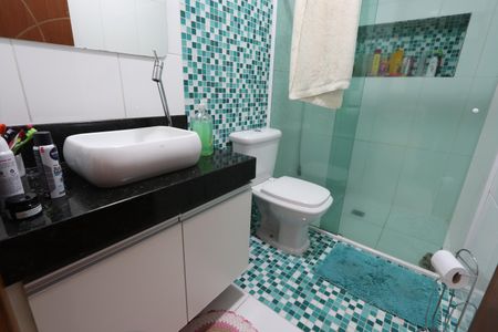 Casa à venda com 140m², 2 quartos e 8 vagasBanheiro