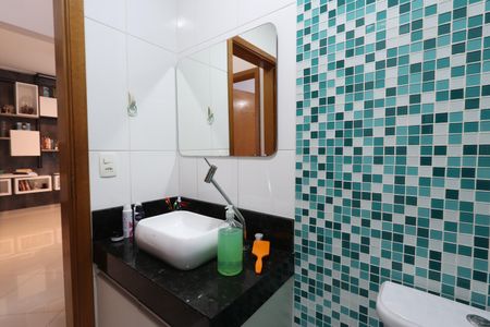 Casa à venda com 140m², 2 quartos e 8 vagasBanheiro