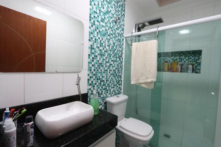 Casa à venda com 140m², 2 quartos e 8 vagasBanheiro