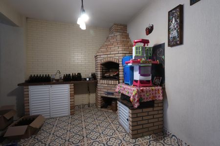 Casa à venda com 140m², 2 quartos e 8 vagasChurrasqueira