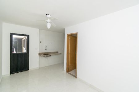 Sala de apartamento para alugar com 1 quarto, 35m² em Olaria, Rio de Janeiro